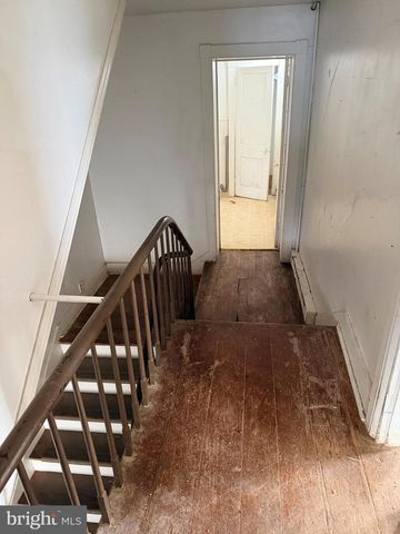 6 N MAIN ST, Richlandtown, PA 18955