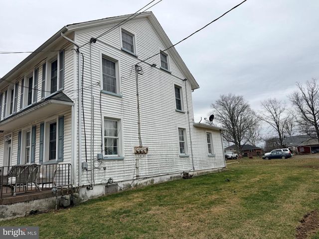 6 N MAIN ST, Richlandtown, PA 18955