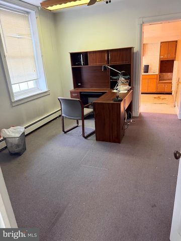 6 N MAIN ST, Richlandtown, PA 18955