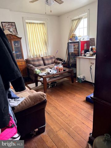 6 N MAIN ST, Richlandtown, PA 18955