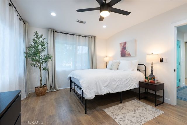 135 N Vendome Street, Los Angeles, CA 90026