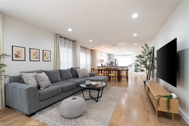 135 N Vendome Street, Los Angeles, CA 90026