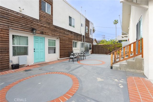 135 N Vendome Street, Los Angeles, CA 90026