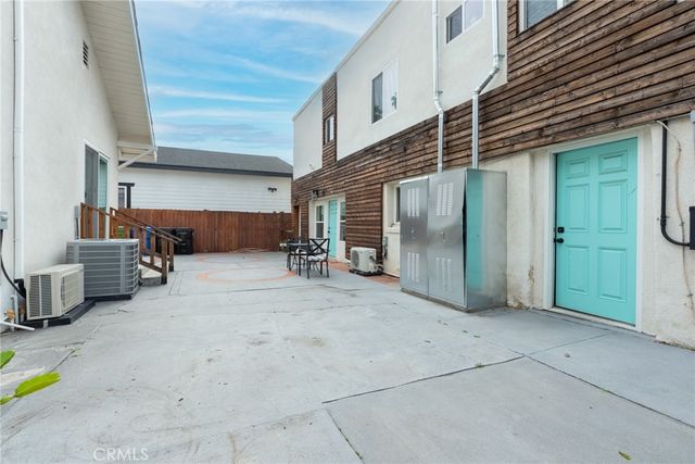 135 N Vendome Street, Los Angeles, CA 90026