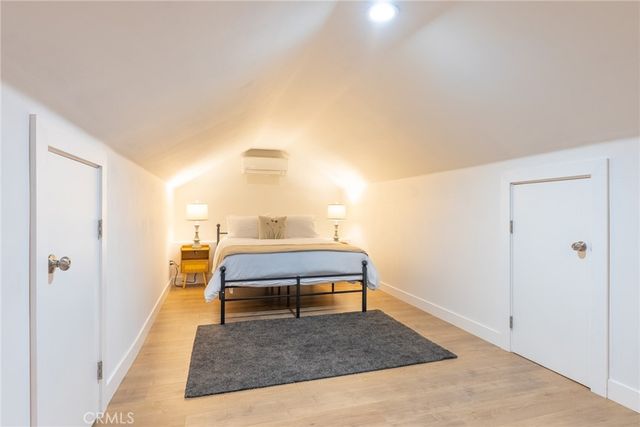 135 N Vendome Street, Los Angeles, CA 90026