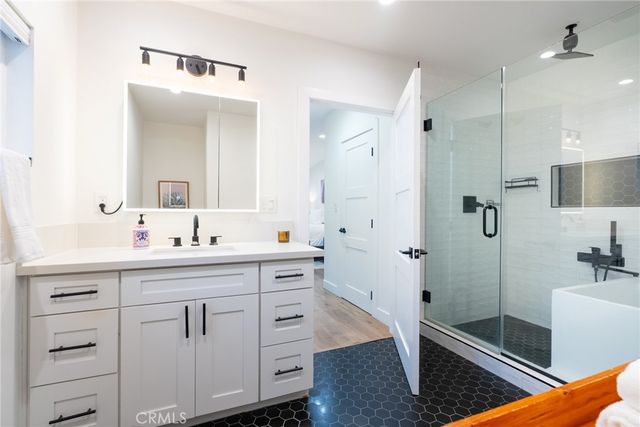 135 N Vendome Street, Los Angeles, CA 90026