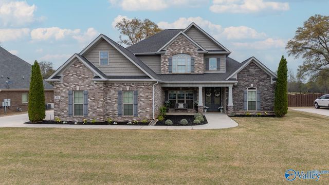 371 Spencer Lakes Drive, Meridianville, AL 35759