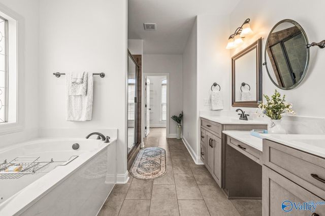 371 Spencer Lakes Drive, Meridianville, AL 35759