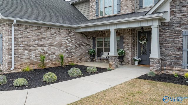 371 Spencer Lakes Drive, Meridianville, AL 35759