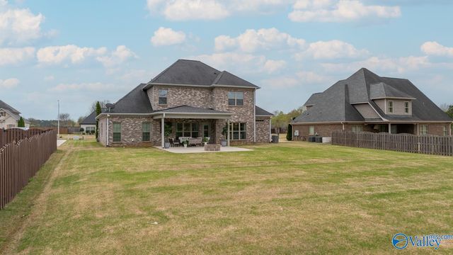 371 Spencer Lakes Drive, Meridianville, AL 35759