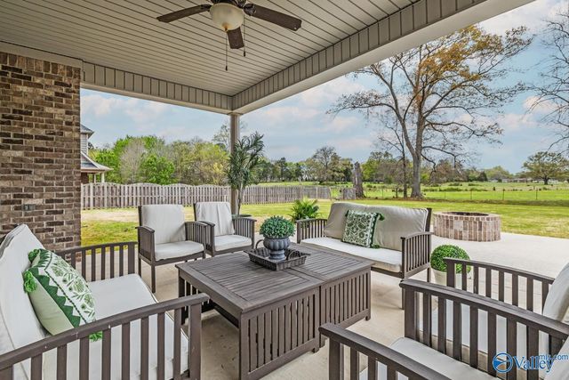 371 Spencer Lakes Drive, Meridianville, AL 35759