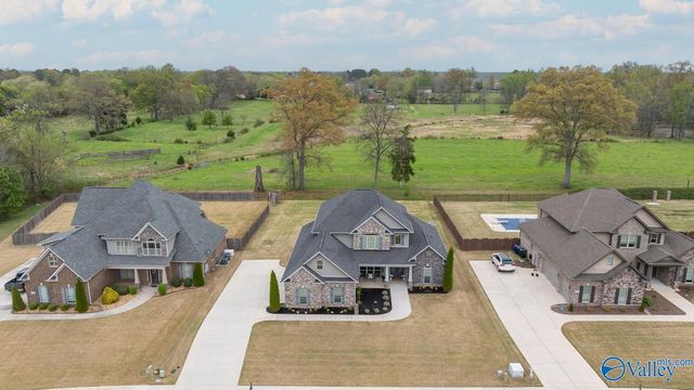 371 Spencer Lakes Drive, Meridianville, AL 35759