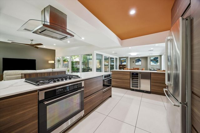 9769 Oak Point Drive, Houston, TX 77055