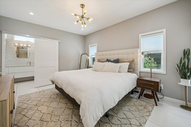 9769 Oak Point Drive, Houston, TX 77055