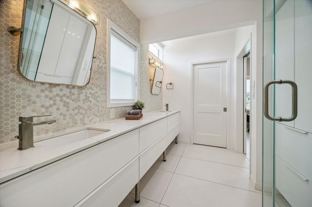 9769 Oak Point Drive, Houston, TX 77055