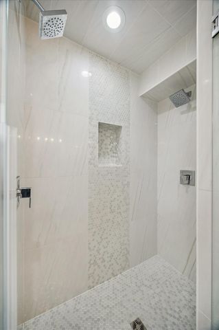 9769 Oak Point Drive, Houston, TX 77055