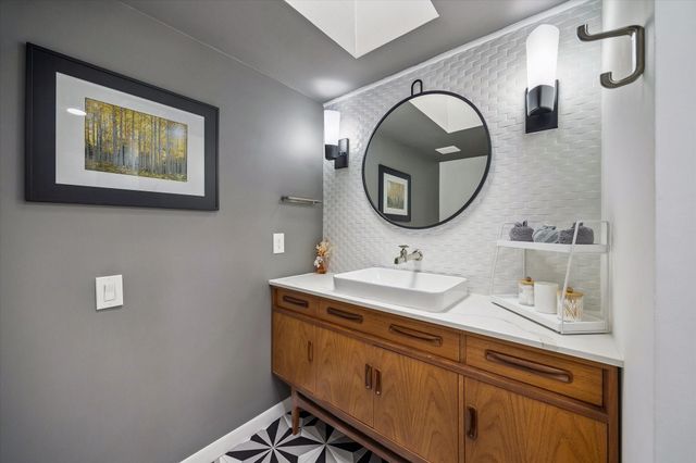 9769 Oak Point Drive, Houston, TX 77055