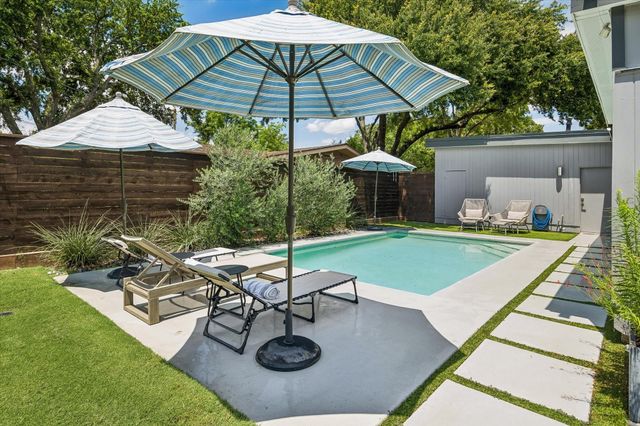 9769 Oak Point Drive, Houston, TX 77055