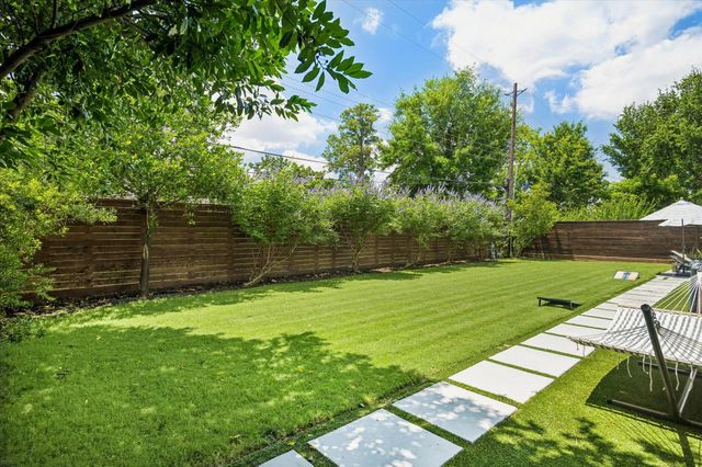 9769 Oak Point Drive, Houston, TX 77055