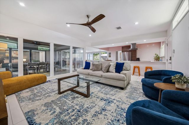 9769 Oak Point Drive, Houston, TX 77055