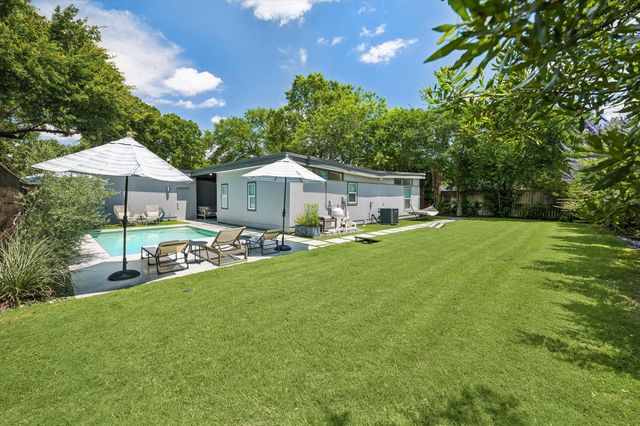 9769 Oak Point Drive, Houston, TX 77055