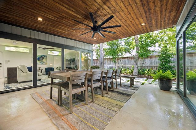 9769 Oak Point Drive, Houston, TX 77055