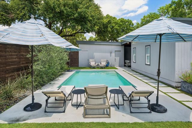 9769 Oak Point Drive, Houston, TX 77055