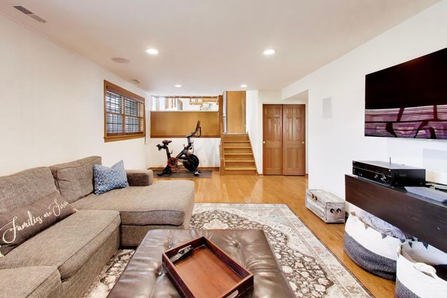 1531 S Princeton Avenue, Arlington Heights, IL 60005