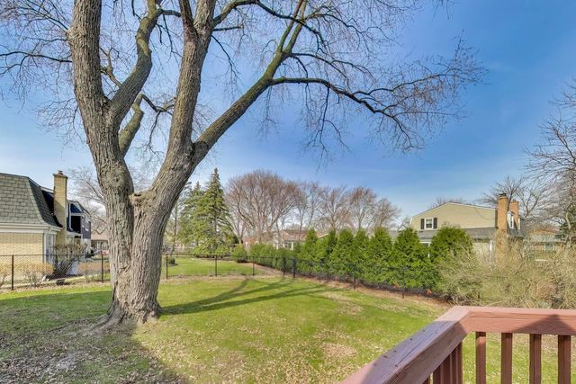 1531 S Princeton Avenue, Arlington Heights, IL 60005