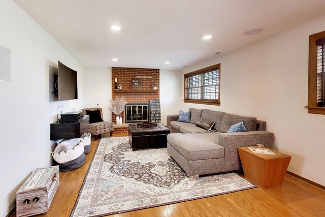 1531 S Princeton Avenue, Arlington Heights, IL 60005