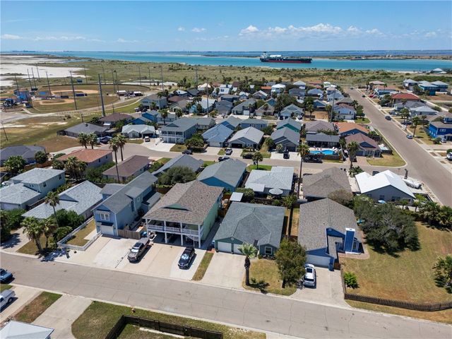 512 Rockport Channel, Port Aransas, TX 78373