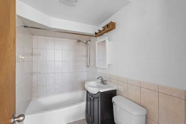 5230 S Lockwood Avenue, Chicago, IL 60638
