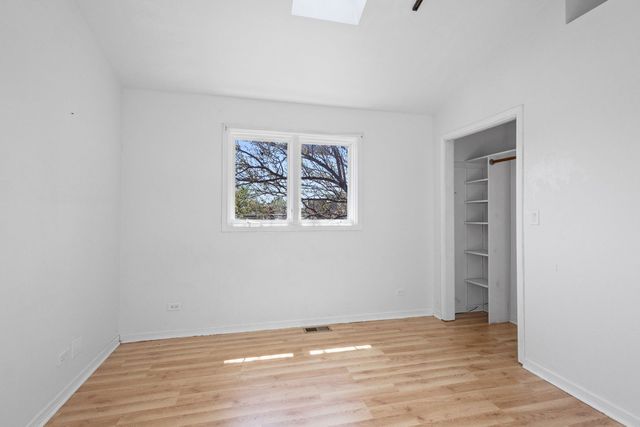 5230 S Lockwood Avenue, Chicago, IL 60638