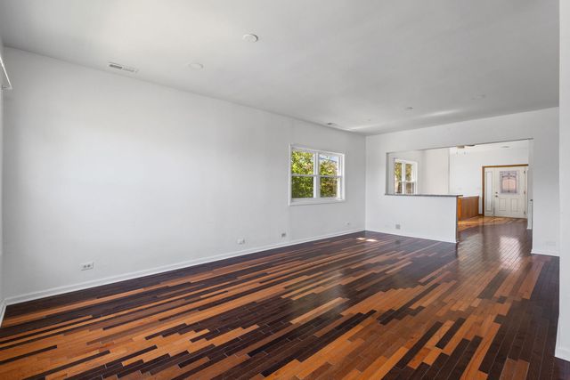 5230 S Lockwood Avenue, Chicago, IL 60638