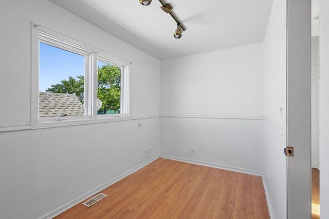 5230 S Lockwood Avenue, Chicago, IL 60638