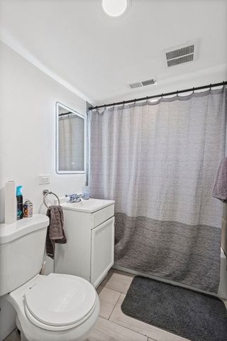 5230 S Lockwood Avenue, Chicago, IL 60638