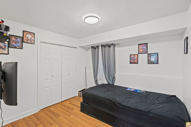 5230 S Lockwood Avenue, Chicago, IL 60638