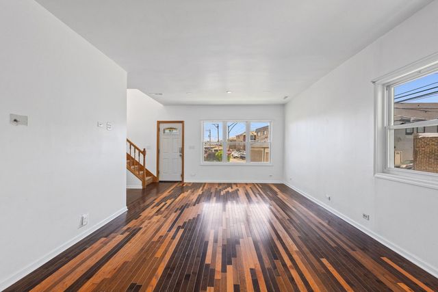 5230 S Lockwood Avenue, Chicago, IL 60638