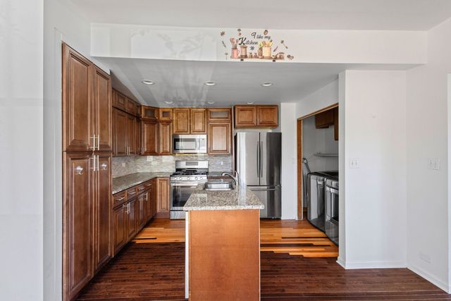5230 S Lockwood Avenue, Chicago, IL 60638