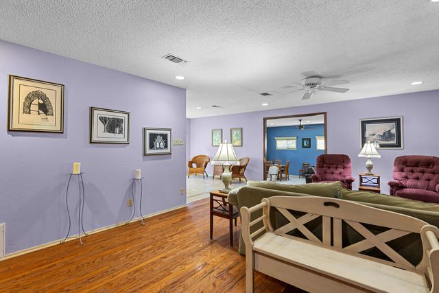 709 Tahiti Drive, Jefferson, TX 75657