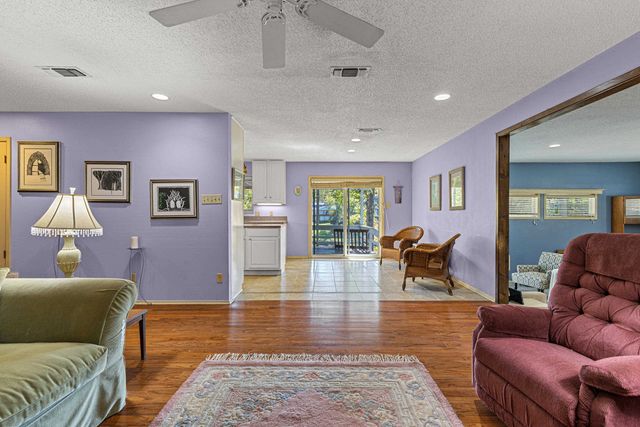 709 Tahiti Drive, Jefferson, TX 75657