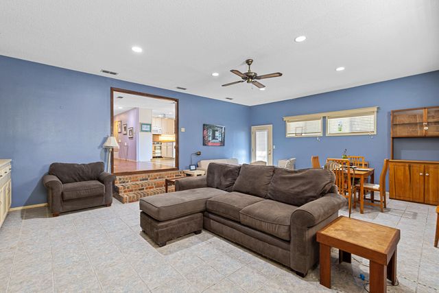 709 Tahiti Drive, Jefferson, TX 75657