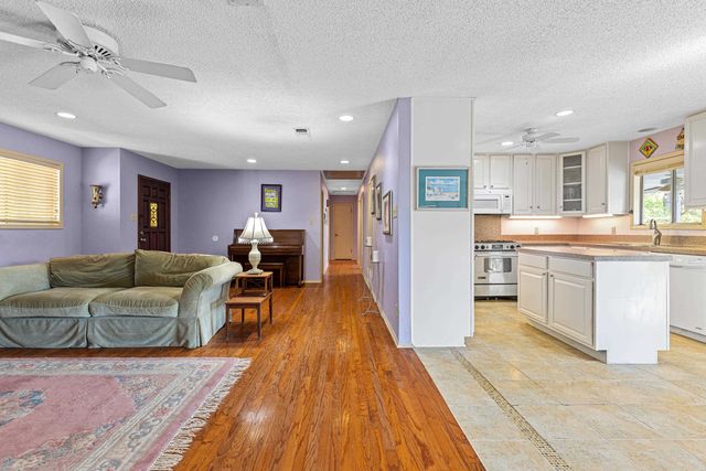 709 Tahiti Drive, Jefferson, TX 75657