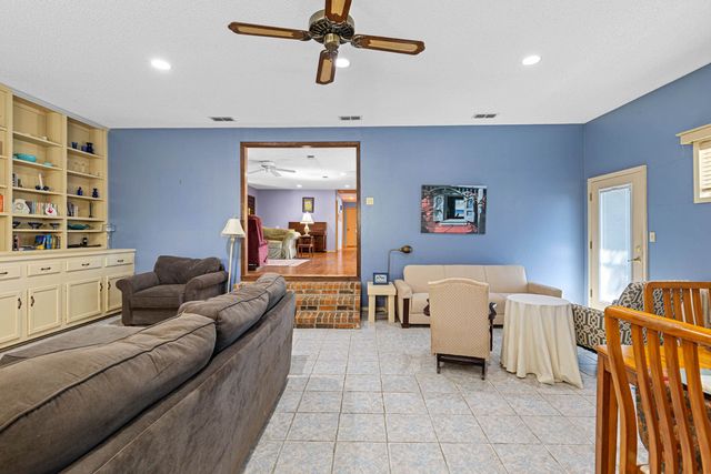 709 Tahiti Drive, Jefferson, TX 75657