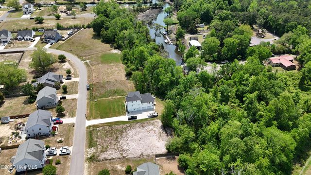 208 River Oats Court, Holly Ridge, NC 28445