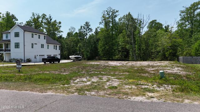 208 River Oats Court, Holly Ridge, NC 28445