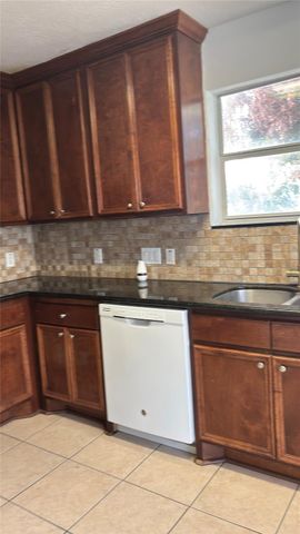 4911 Oleander Street B, Pasadena, TX 77586