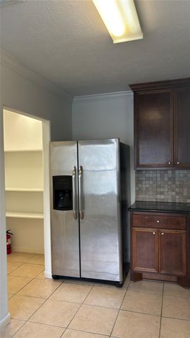 4911 Oleander Street B, Pasadena, TX 77586