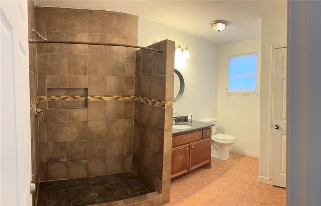 4911 Oleander Street B, Pasadena, TX 77586