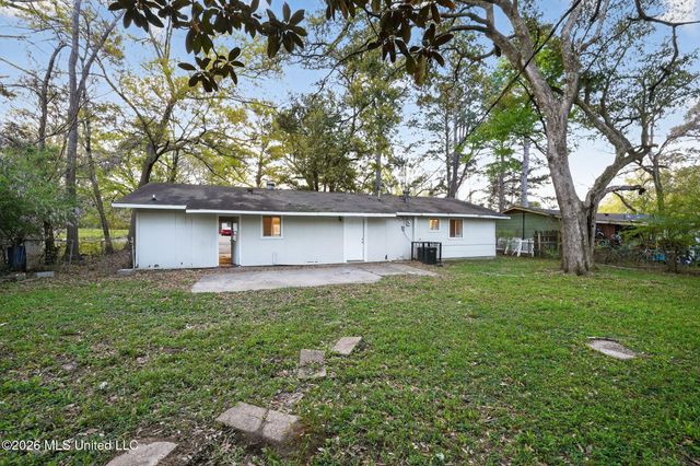 5559 Queen Mary Lane, Jackson, MS 39209